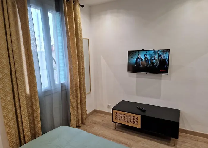 Apartament Proche Centre-ville Parking Gratuit Ajaccio (Corsica)