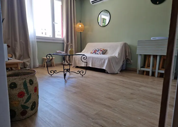 Proche Centre-ville Parking Gratuit *